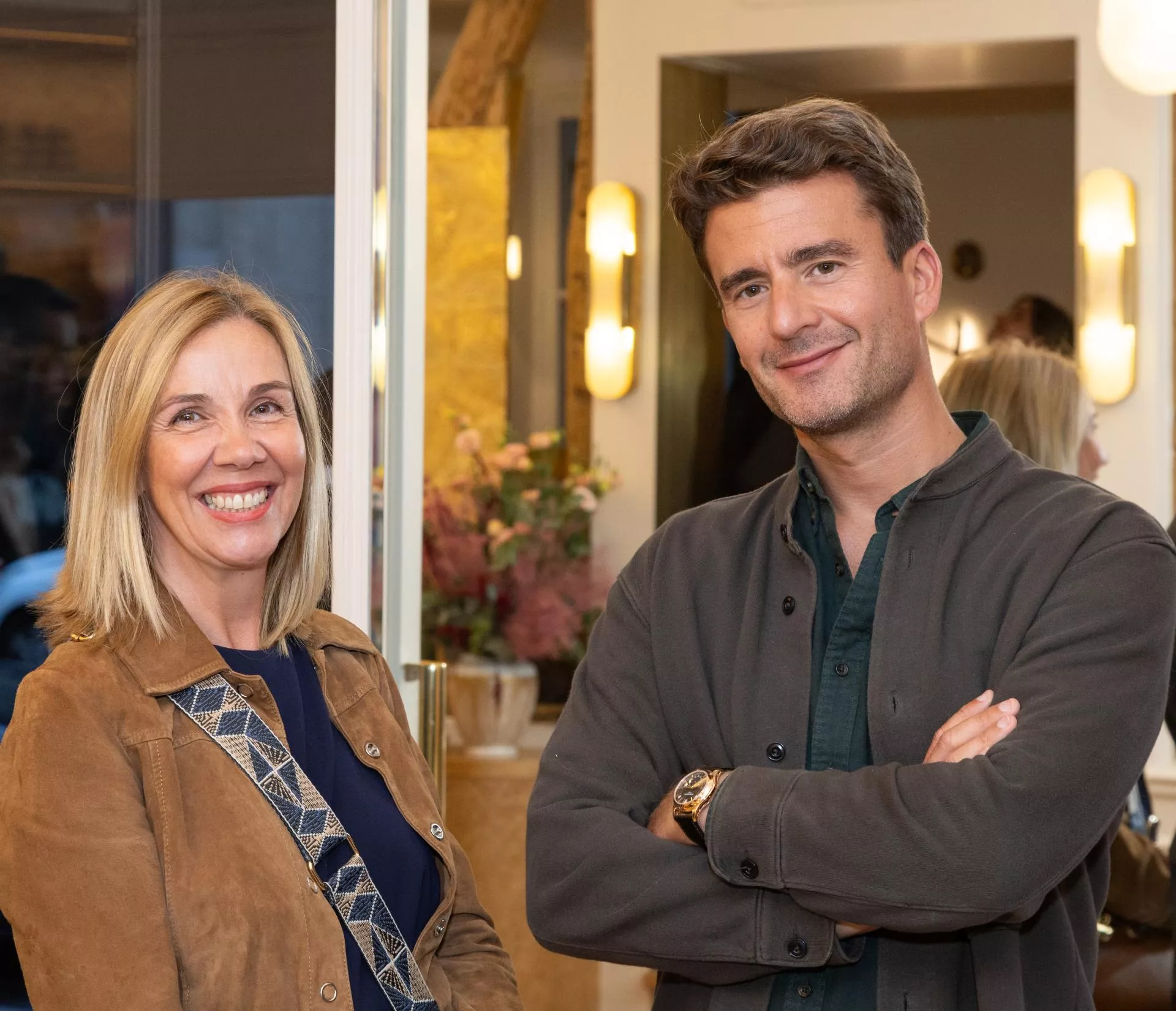 Equipe Junot en séminaire en train de regarder la mer